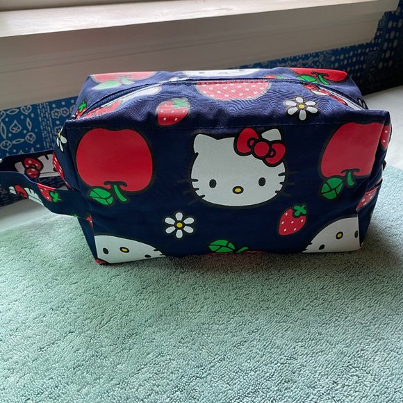 NWT BAGGU Dopp Kit, Hello Kitty & Apple - Picture 2 of 8